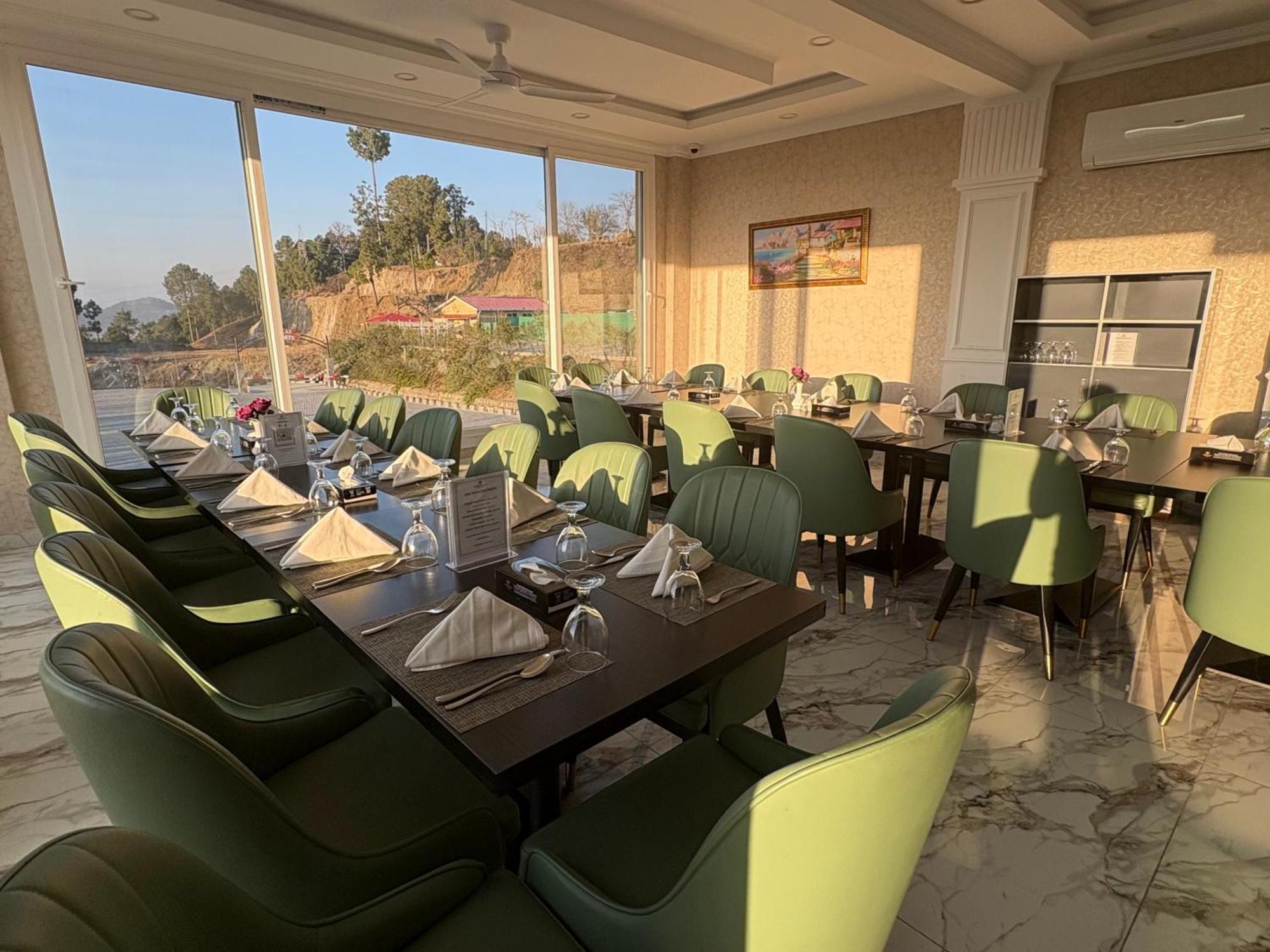 Hidden Hills Hotel & Resort Mansehra Екстер'єр фото